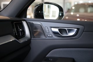 Volvo XC60 T6 Plus Black Edition AWD AHK*Schiebedach*Standheizung*Head-up Display*360°Kamera   Recharge Plug-In Hybrid - foto 12