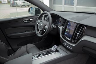 Volvo XC60 B5 Plus Dark AWD AHK*SHD*ACC*360°*BLIS - bilder 14