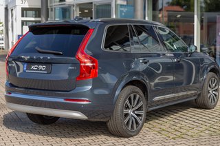 Volvo XC90 B5 Inscription AWD Schiebedach*ACC*AHK*Navi*Standheizung - bilder 5