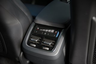 Volvo XC90 B5 Inscription AWD Schiebedach*ACC*AHK*Navi*Standheizung - bilder 6