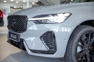 Volvo XC60 T8 Ultra Black Edition AWD Head-up*Anhängherkupplung*Schiebedach*Standheizung*Massage*Sitzlüftung*Luftfahrwerk*   Recharge Plug-In Hybrid - foto 7