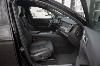Volvo XC60 T8 Ultra Black Edition AWD Head-up Display*Standheizung*Schiebedach*B&W Soundsystem   Recharge Plug-In Hybrid - foto 7