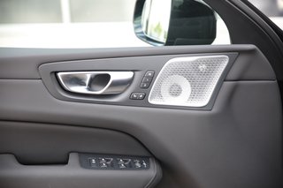 Volvo XC60 T8 Ultra Black Edition AWD Head-up Display*Standheizung*Schiebedach*B&W Soundsystem   Recharge Plug-In Hybrid - foto 12