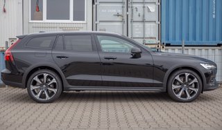 Volvo V60 B5 Cross Country Ultimate AWD Massagesitze Standheizung Schiebedach 360° B&W Head up Display - bilder 3