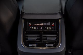 Volvo XC90 T8 Plus Dark AWD AHK*ACC*Standheizung*360°* Recharge Plug-In Hybrid - foto 8