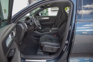 Volvo XC40 B4 Plus Dark Schiebedach*ACC*360°Kamera*BLIS*  2WD - bilder 6