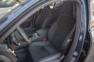 Volvo XC40 B4 Plus Dark Schiebedach*ACC*360°Kamera*BLIS*  2WD - bilder 12