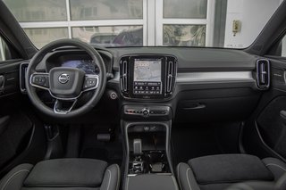 Volvo XC40 B4 Plus Dark Schiebedach*ACC*360°Kamera*BLIS*  2WD - bilder 19