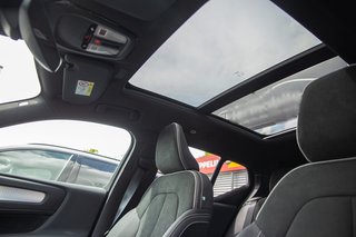 Volvo XC40 B4 Plus Dark Schiebedach*ACC*360°Kamera*BLIS*  2WD - bilder 20