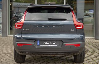 Volvo XC40 B4 R-Design PilotAssist*SitzKomfortPaket*Navi*PDC R Design 2WD - bilder 4
