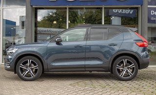 Volvo XC40 B4 R-Design PilotAssist*SitzKomfortPaket*Navi*PDC R Design 2WD - bilder 2