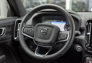 Volvo XC40 B4 R-Design PilotAssist*SitzKomfortPaket*Navi*PDC R Design 2WD - bilder 10