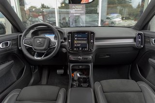 Volvo XC40 B4 R-Design PilotAssist*SitzKomfortPaket*Navi*PDC R Design 2WD - bilder 9
