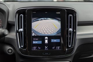 Volvo XC40 B4 R-Design PilotAssist*SitzKomfortPaket*Navi*PDC R Design 2WD - bilder 6