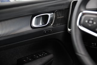 Volvo XC40 B4 R-Design PilotAssist*SitzKomfortPaket*Navi*PDC R Design 2WD - bilder 7
