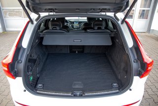 Volvo XC60 B4 R-Design AWD Standheizung*AHK*ACC R Design - bilder 7