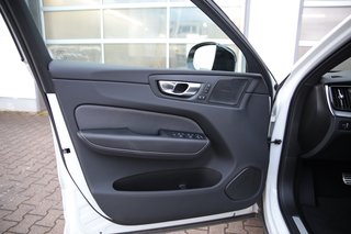 Volvo XC60 B4 R-Design AWD Standheizung*AHK*ACC R Design - bilder 15