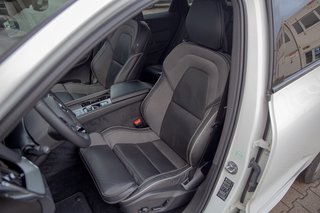 Volvo XC60 B4 R-Design AWD Standheizung*AHK*ACC R Design - bilder 14