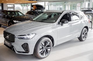 Volvo XC60 T8 Plus Dark AWD Standheizung*ACC*360°Kamera*Sitzheizung vorn&hinten*Lenkradheizung  Recharge Plug-In Hybrid - bilder 3