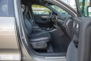 Volvo XC40 B4 R-Design ACC* Sitz-Komfort-Paket*Parkassistent-Paket R Design 2WD - foto 7