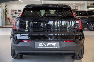 Volvo EX30 Ultra Black Edition Extended Range Winterpaket*Standheizung*Panoramadach*22 kW Onboarding Charger - foto 4