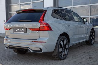 Volvo XC60 T6 Plus Dark AWD Head-up Display*Standheizung*Schiebedach*360°Kamera*  Recharge Plug-In Hybrid - bilder 8