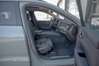 Volvo XC60 T6 Plus Dark AWD Head-up Display*Standheizung*Schiebedach*360°Kamera*  Recharge Plug-In Hybrid - bilder 19