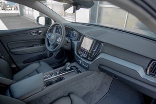 Volvo XC60 T6 Plus Dark AWD Head-up Display*Standheizung*Schiebedach*360°Kamera*  Recharge Plug-In Hybrid - bilder 18