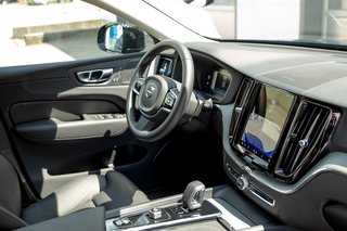 Volvo XC60 T6 Plus Dark Recharge AWD*Schiebedach*Standheizung*ACC*360°Kamera   Plug-In Hybrid AWD - bilder 10