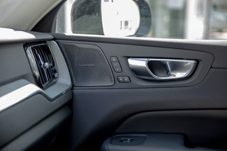 Volvo XC60 T6 Plus Dark Recharge AWD*Schiebedach*Standheizung*ACC*360°Kamera   Plug-In Hybrid AWD - bilder 12