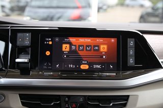 Volkswagen T7 Style lang 2.0 TDI Anhängerkupplung*ACC/Travel Assist*Rückfahrkamera*Navigationssystem* - bilder 21