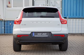 Volvo XC40 B4 Plus Dark 2WD 360°Kamera Schiebedach - bilder 4