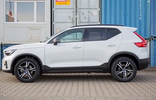 Volvo XC40 B4 Plus Dark 2WD 360°Kamera Schiebedach - bilder 2