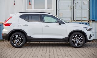 Volvo XC40 B4 Plus Dark 2WD 360°Kamera Schiebedach - bilder 3