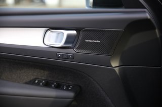 Volvo XC40 B4 Plus Dark 2WD 360°Kamera Schiebedach - bilder 12