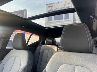 Volvo XC40 B4 Plus Dark 2WD 360°Kamera Schiebedach - bilder 13