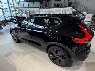 Volvo EX40 185 kWSingle Motor Extended Range Ultra Black Edition Standheizung*AHK*Schiebedach*360°Kamera*BLIS - bilder 4