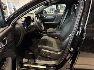 Volvo EX40 185 kWSingle Motor Extended Range Ultra Black Edition Standheizung*AHK*Schiebedach*360°Kamera*BLIS - bilder 10