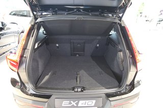 Volvo EX40 185 kWSingle Motor Extended Range Ultra Black Edition Standheizung*AHK*Schiebedach*360°Kamera*BLIS - bilder 13