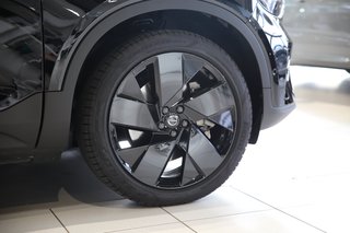 Volvo EX40 185 kWSingle Motor Extended Range Ultra Black Edition Standheizung*AHK*Schiebedach*360°Kamera*BLIS - bilder 15