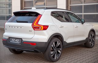 Volvo XC40 B4 Ultimate Dark Standheizung*Schiebedach*360°*BLIS Ultra 2WD - bilder 4