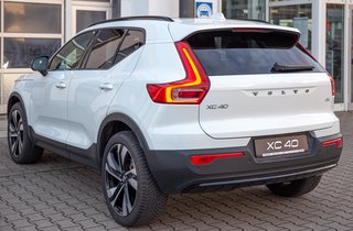 Volvo XC40 B4 Ultimate Dark Standheizung*Schiebedach*360°*BLIS Ultra 2WD - bilder 6