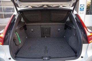 Volvo XC40 B4 Ultimate Dark Standheizung*Schiebedach*360°*BLIS Ultra 2WD - bilder 7