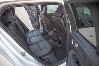 Volvo XC40 B4 Ultimate Dark Standheizung*Schiebedach*360°*BLIS Ultra 2WD - bilder 10