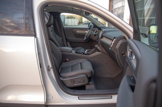 Volvo XC40 B4 Ultimate Dark Standheizung*Schiebedach*360°*BLIS Ultra 2WD - bilder 8