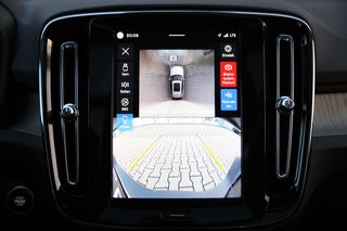 Volvo XC40 B4 Ultimate Dark Standheizung*Schiebedach*360°*BLIS Ultra 2WD - bilder 13