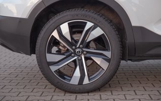 Volvo XC40 B4 Ultimate Dark Standheizung*Schiebedach*360°*BLIS Ultra 2WD - bilder 22