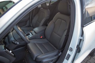 Volvo XC40 B4 Ultimate Dark Standheizung*Schiebedach*360°*BLIS Ultra 2WD - bilder 21