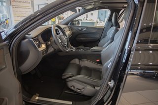 Volvo XC60 B5 Plus Dark AWD Schiebedach*AHK*ACC*360°*Sitzheizung - bilder 7