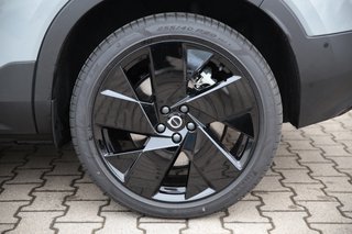 Volvo EX40 Single Motor Extended Range RWD Ultra Black Edition AHK*Schiebedach*Standheizung - bilder 19